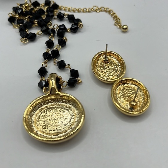 1928 Black and Gold Beaded Pendant Necklace Matching Earrings Set - Picture 10 of 10